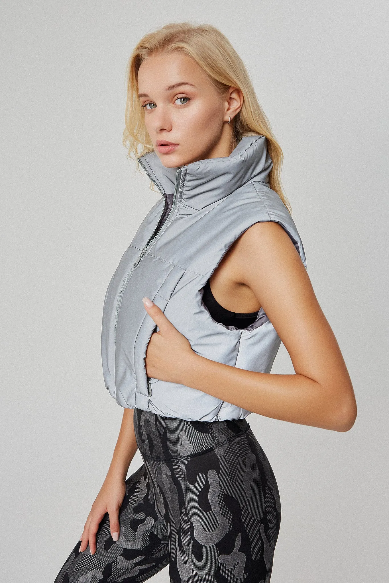 Αμάνικο reflective puffer jacket