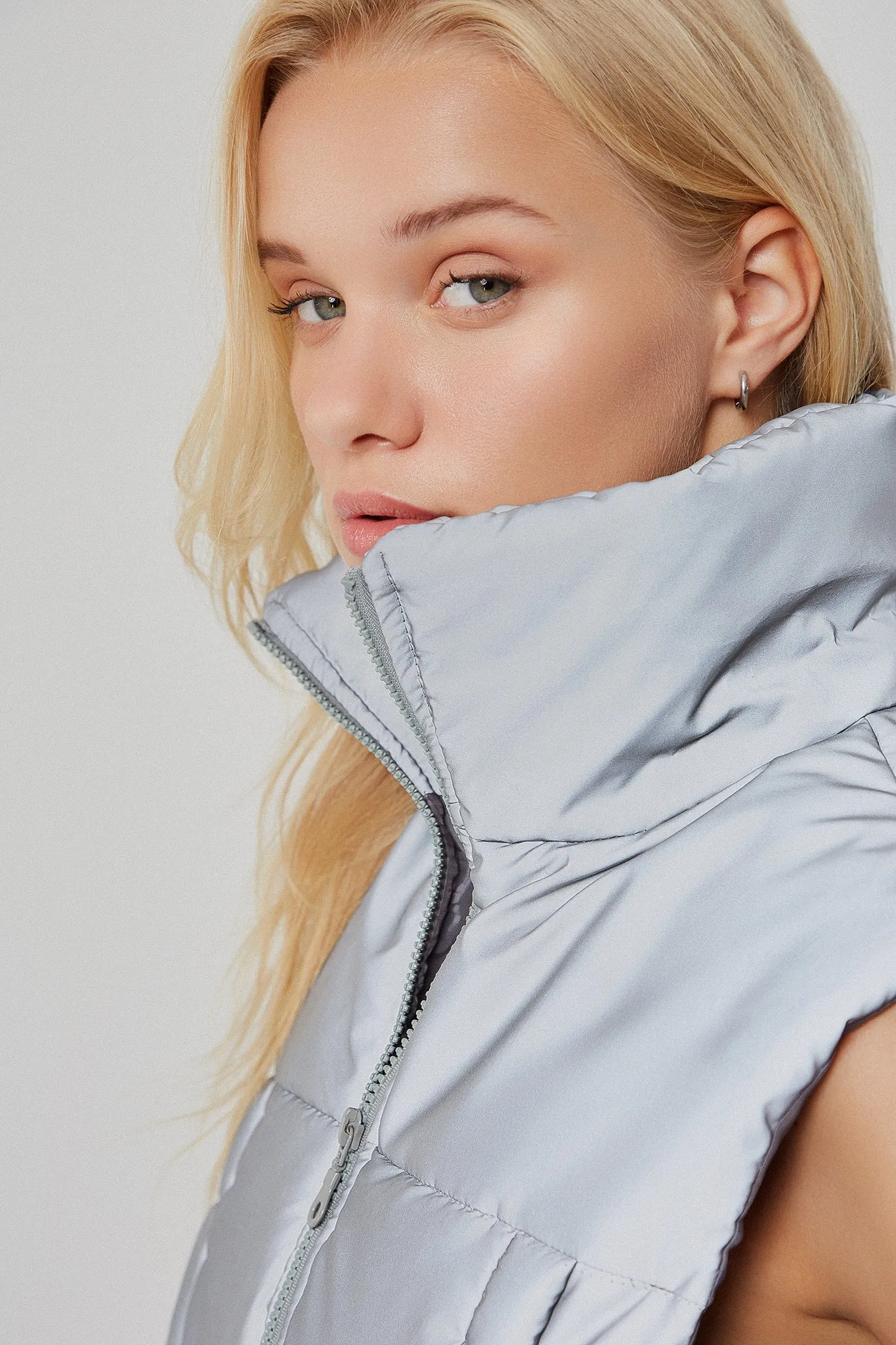 Αμάνικο reflective puffer jacket