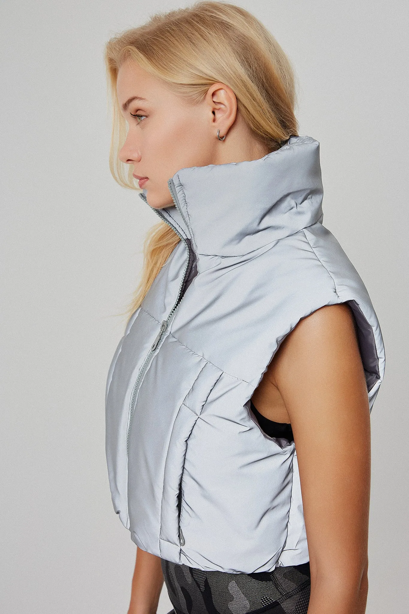 Αμάνικο reflective puffer jacket