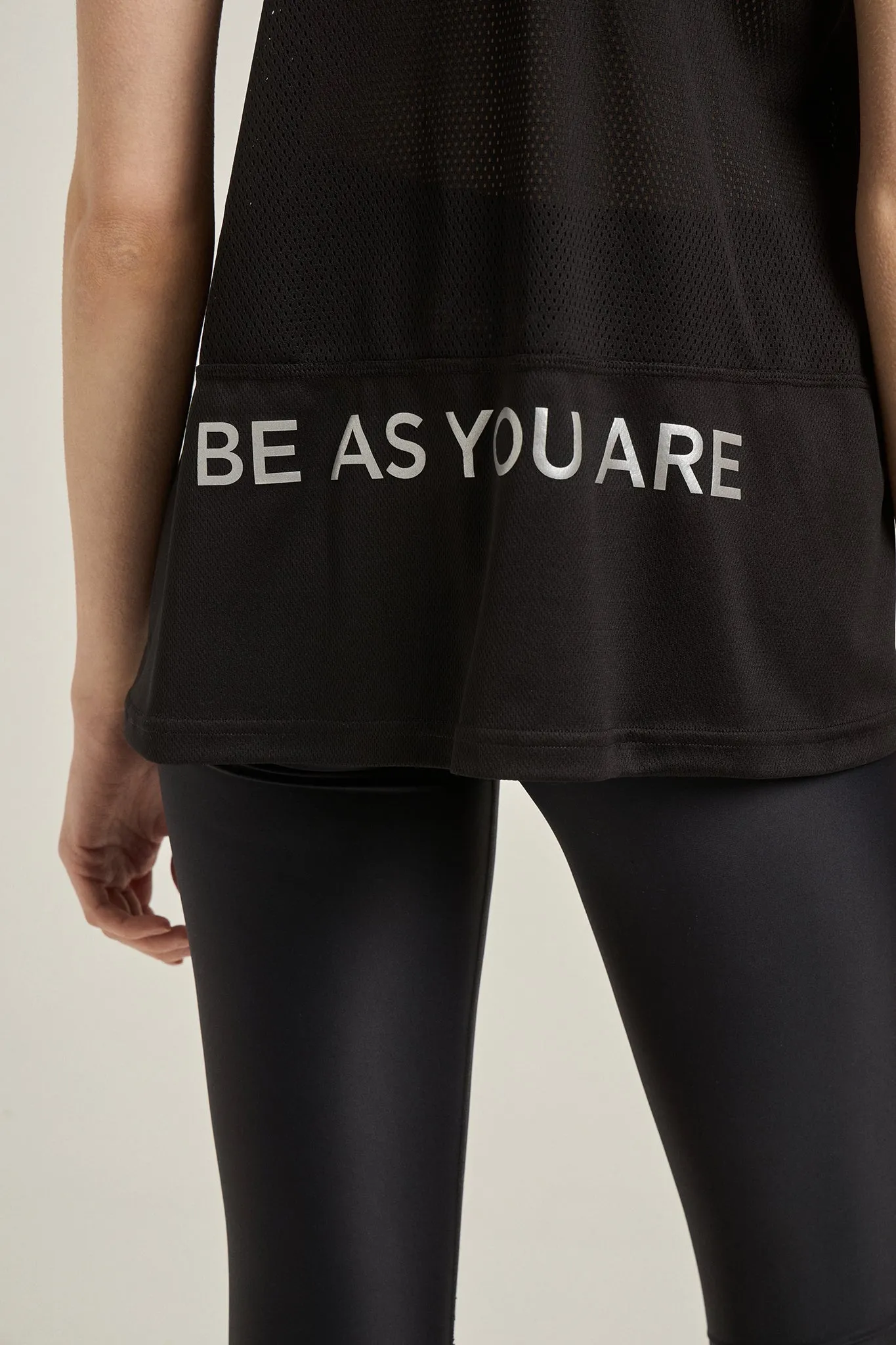 Aμάνικη MESH μπλούζα "Be as you are" | Μαύρο