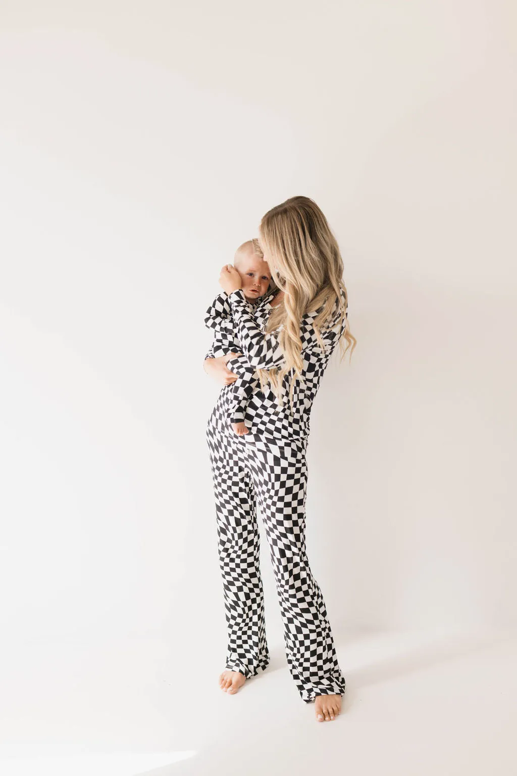 Black & White Wavy Checkerboard | Women's Bamboo Pajamas