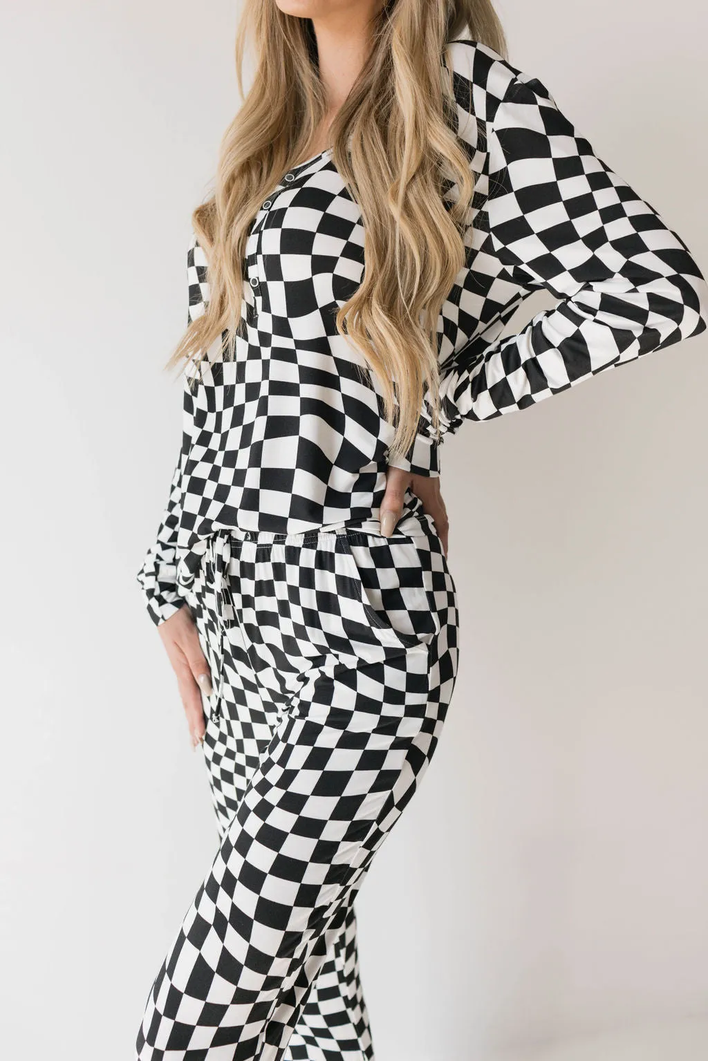 Black & White Wavy Checkerboard | Women's Bamboo Pajamas