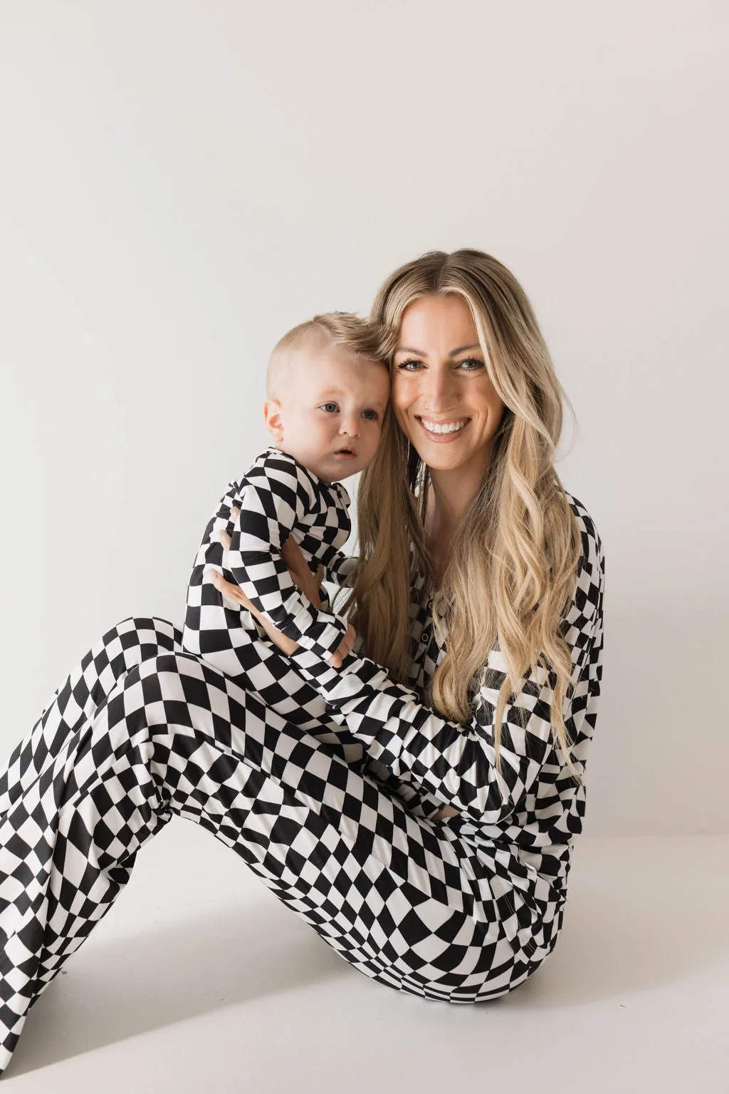 Black & White Wavy Checkerboard | Women's Bamboo Pajamas