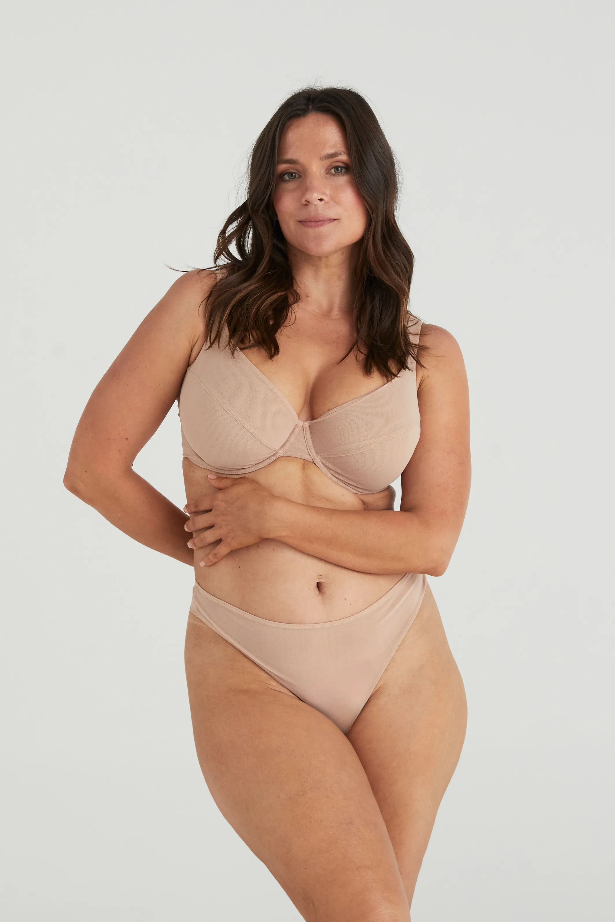 BUSTY BASICS KNICKERS - G-STRING - LATTE