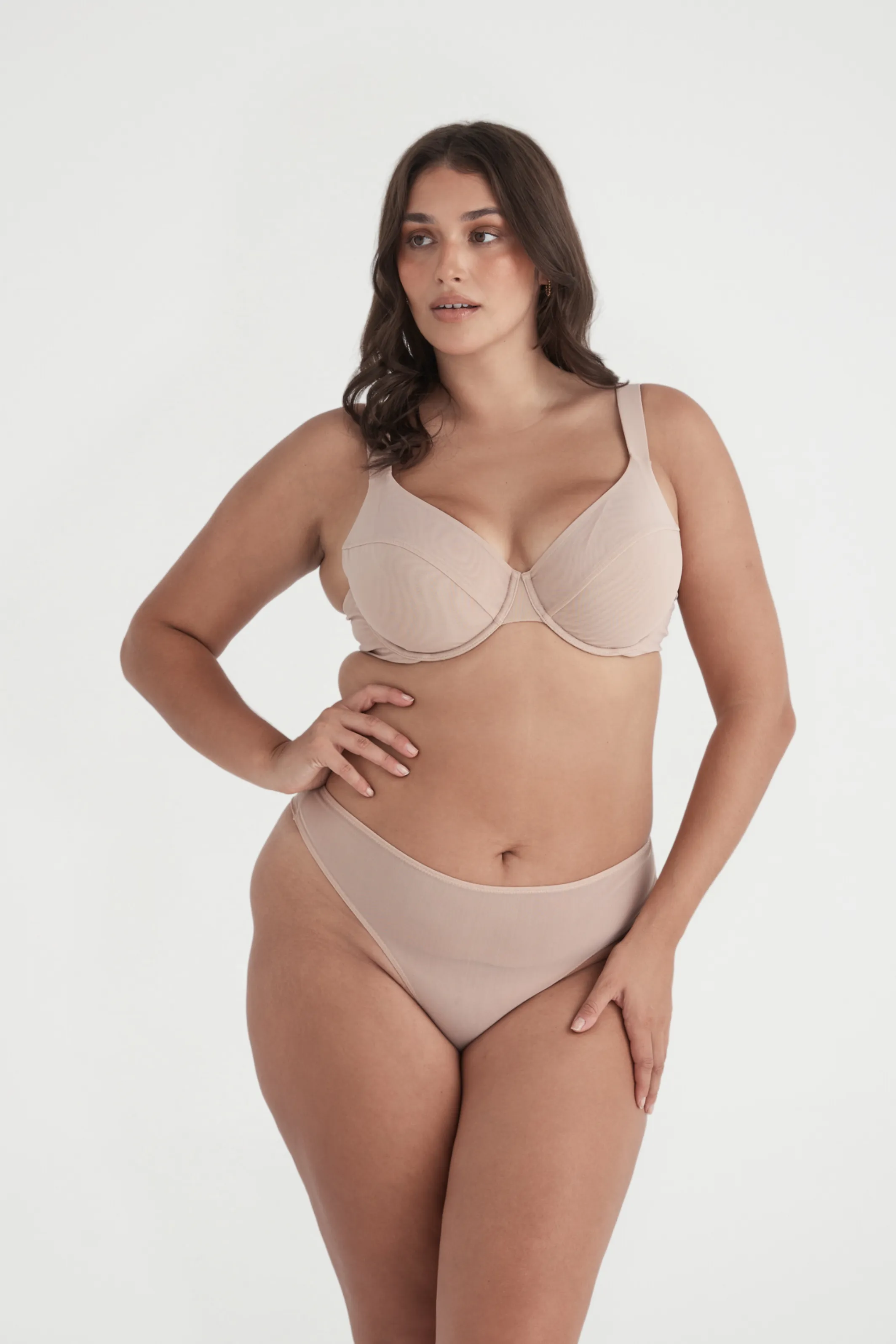 BUSTY BASICS KNICKERS - G-STRING - LATTE