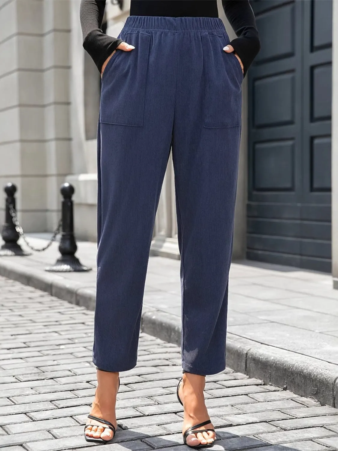 Elastic Waist Pocketed Pants – Comfortable & Stylish