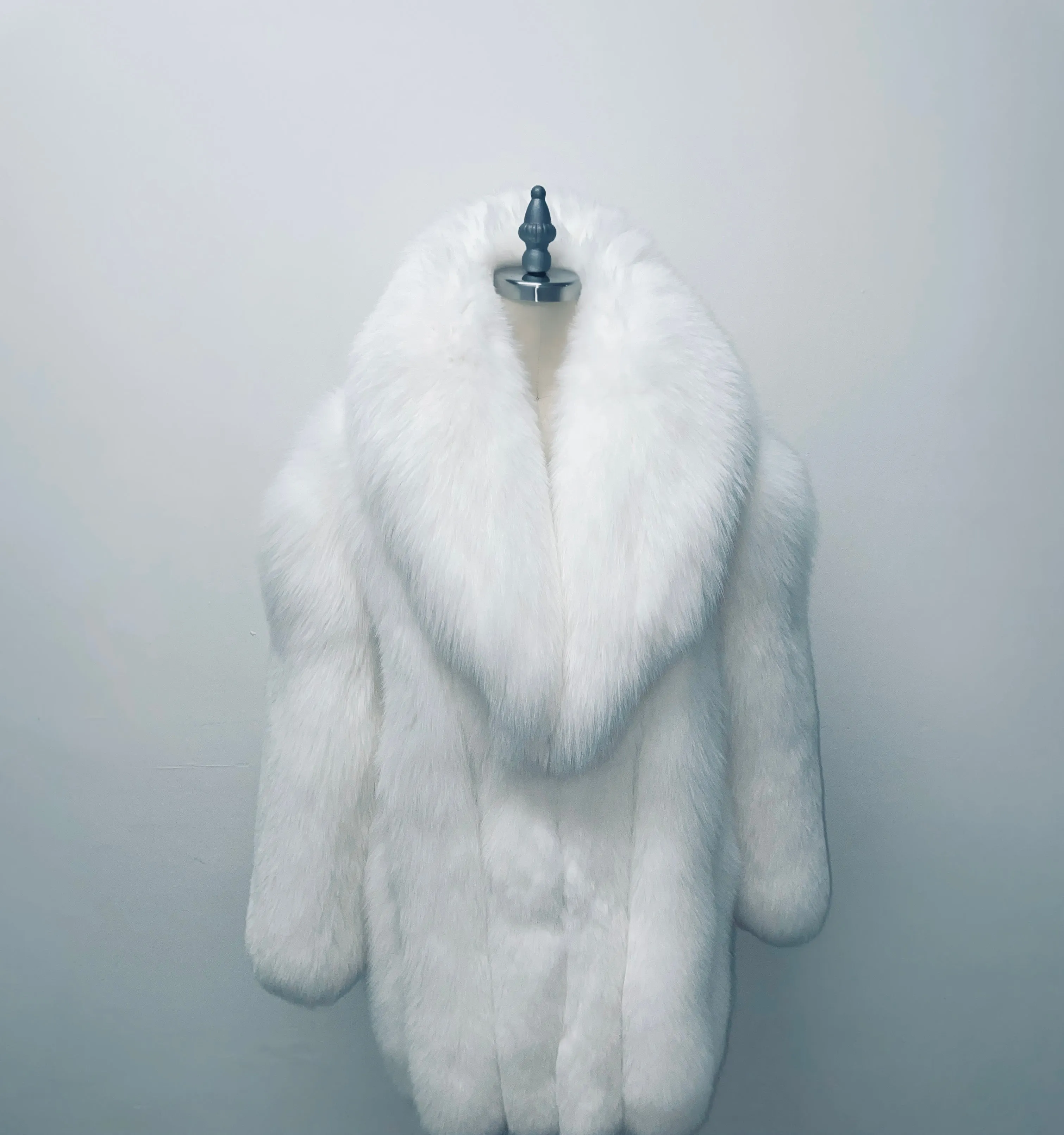 Fallon Aurielle Snow 3/4 Fox Fur Coat (White)