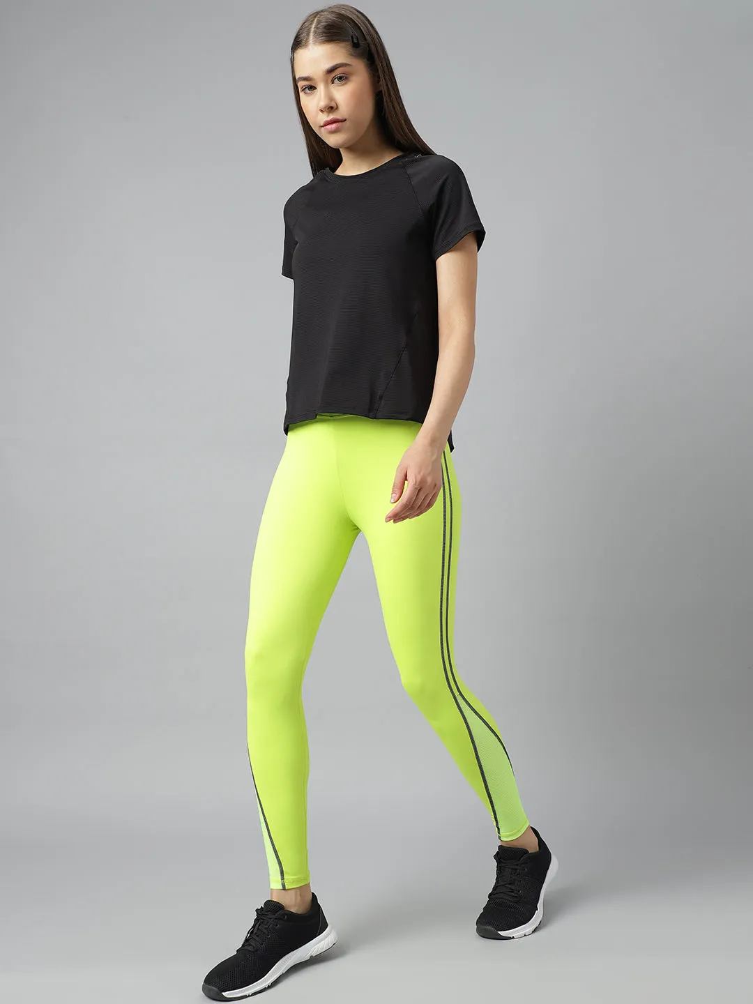 Fitkin women self stripes round neck short sleeves t-shirt