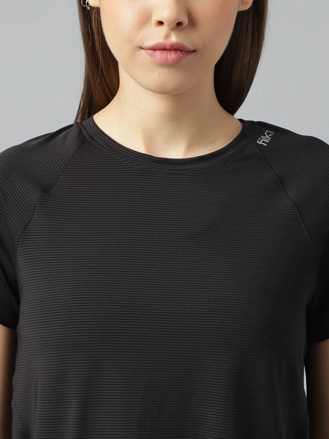 Fitkin women self stripes round neck short sleeves t-shirt