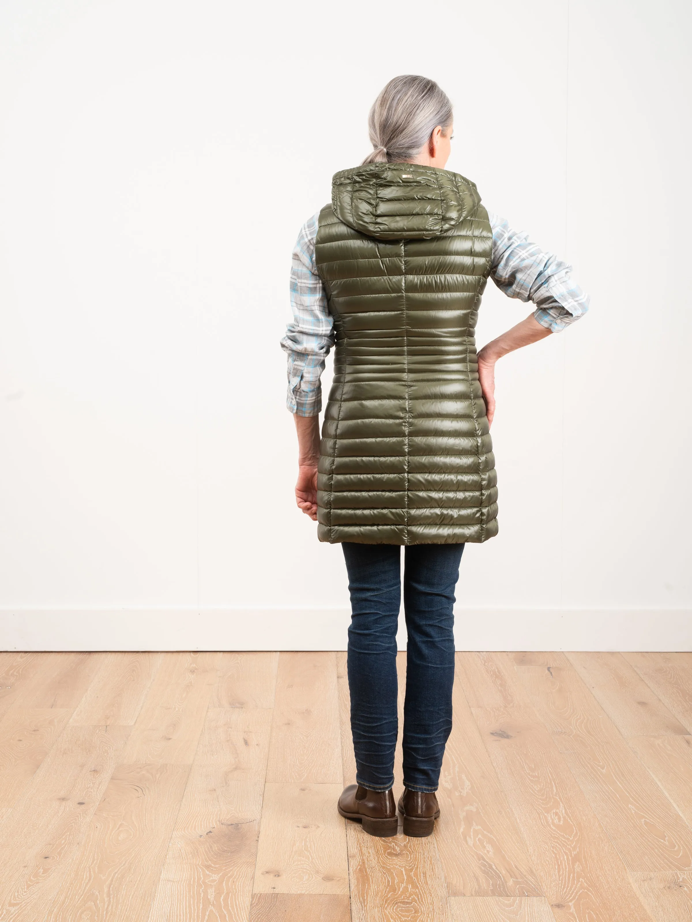 fitted vest w/ hood - olive