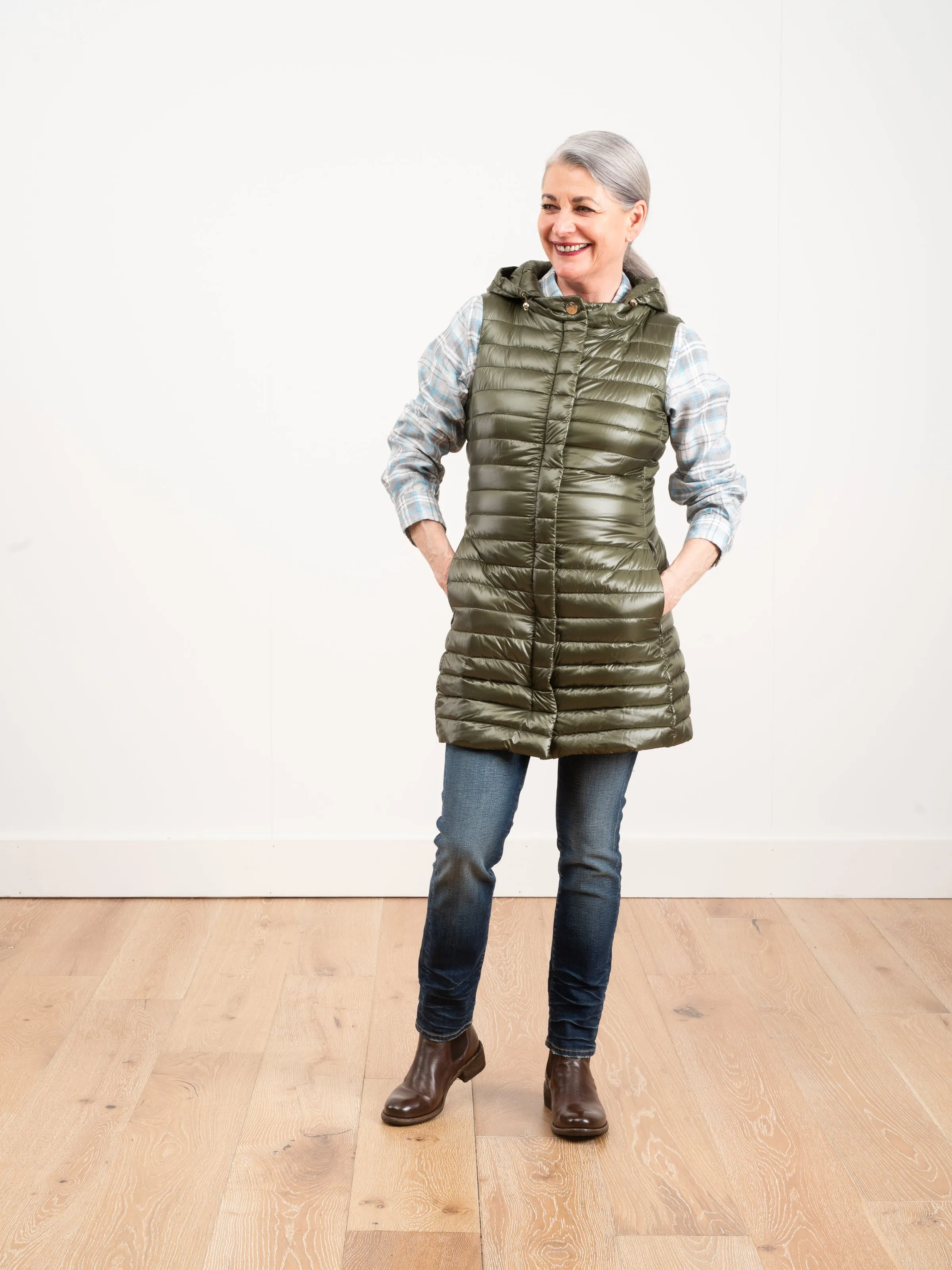 fitted vest w/ hood - olive