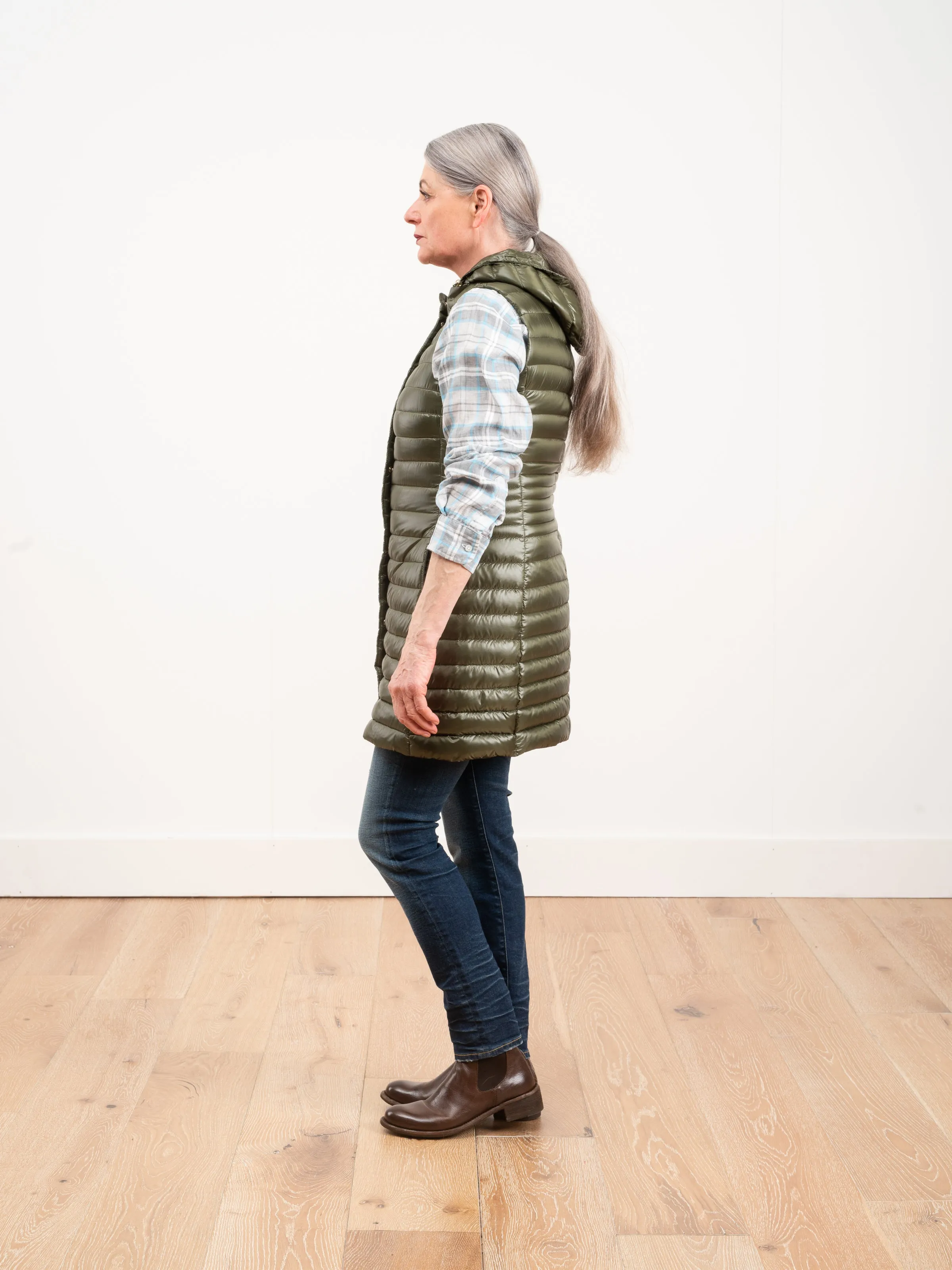 fitted vest w/ hood - olive