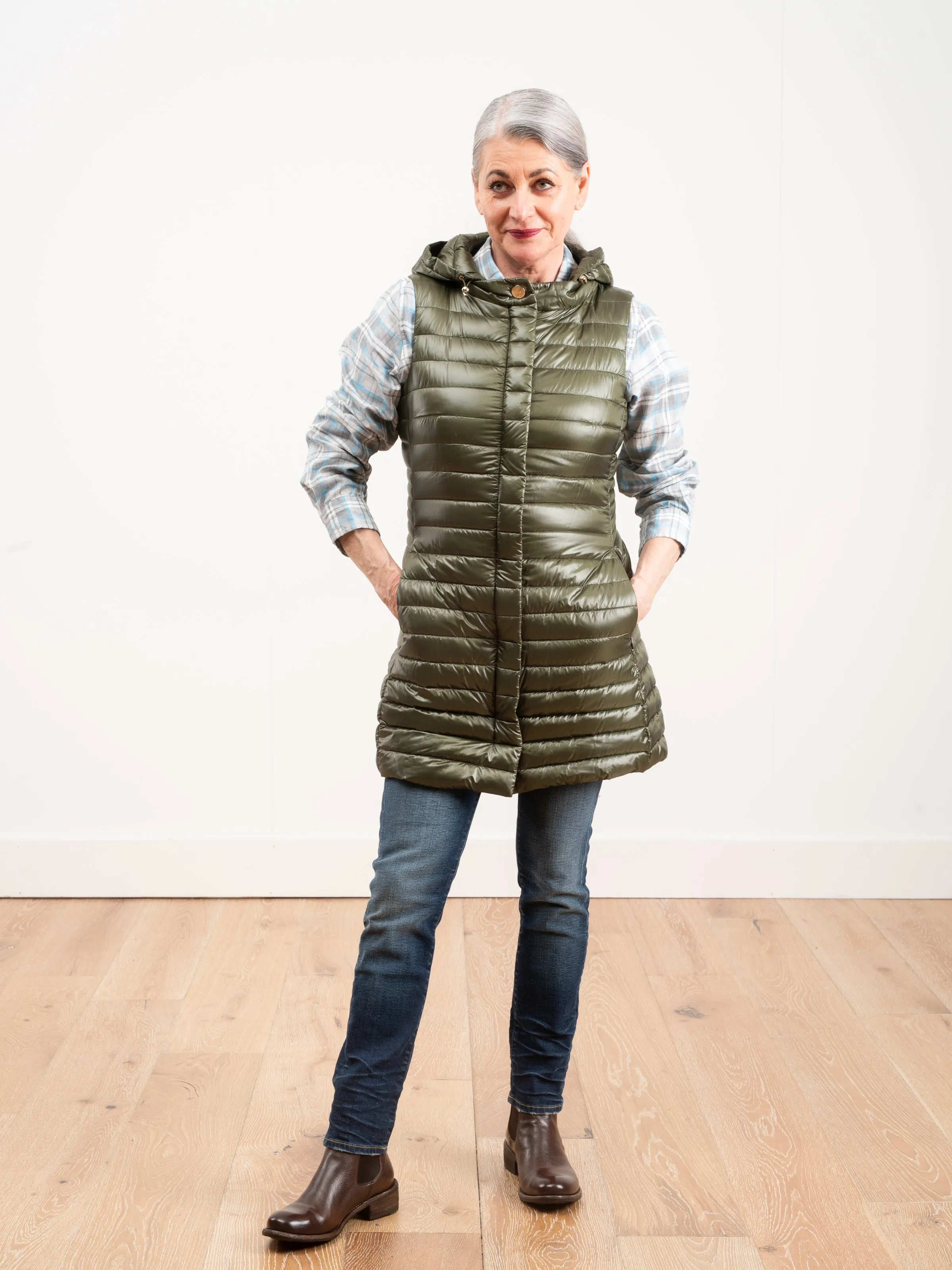fitted vest w/ hood - olive