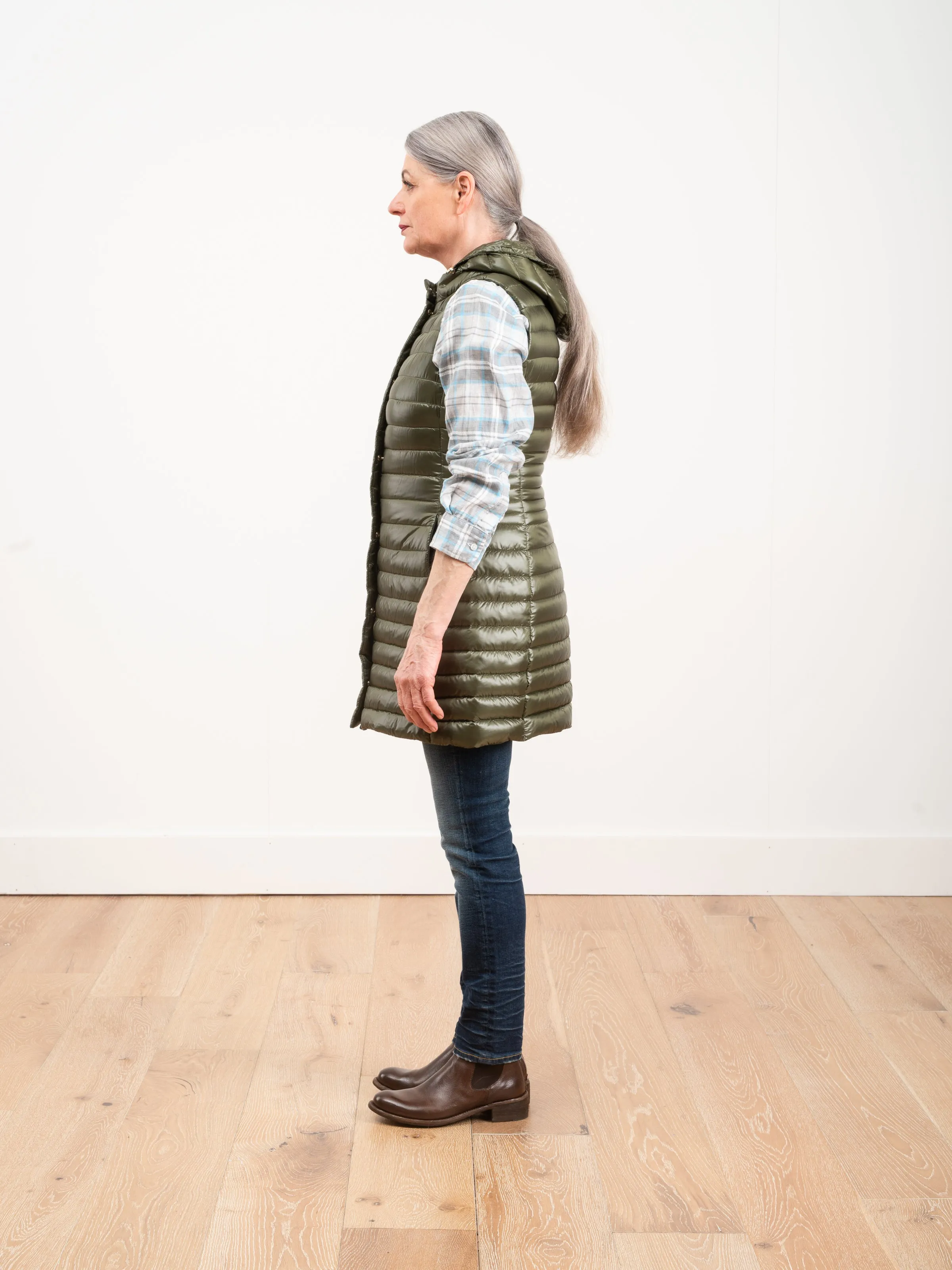 fitted vest w/ hood - olive