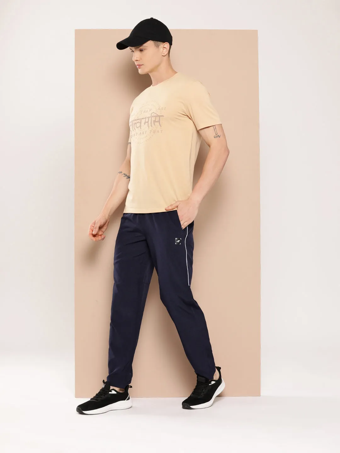 Imitable Relaxed Trackpants