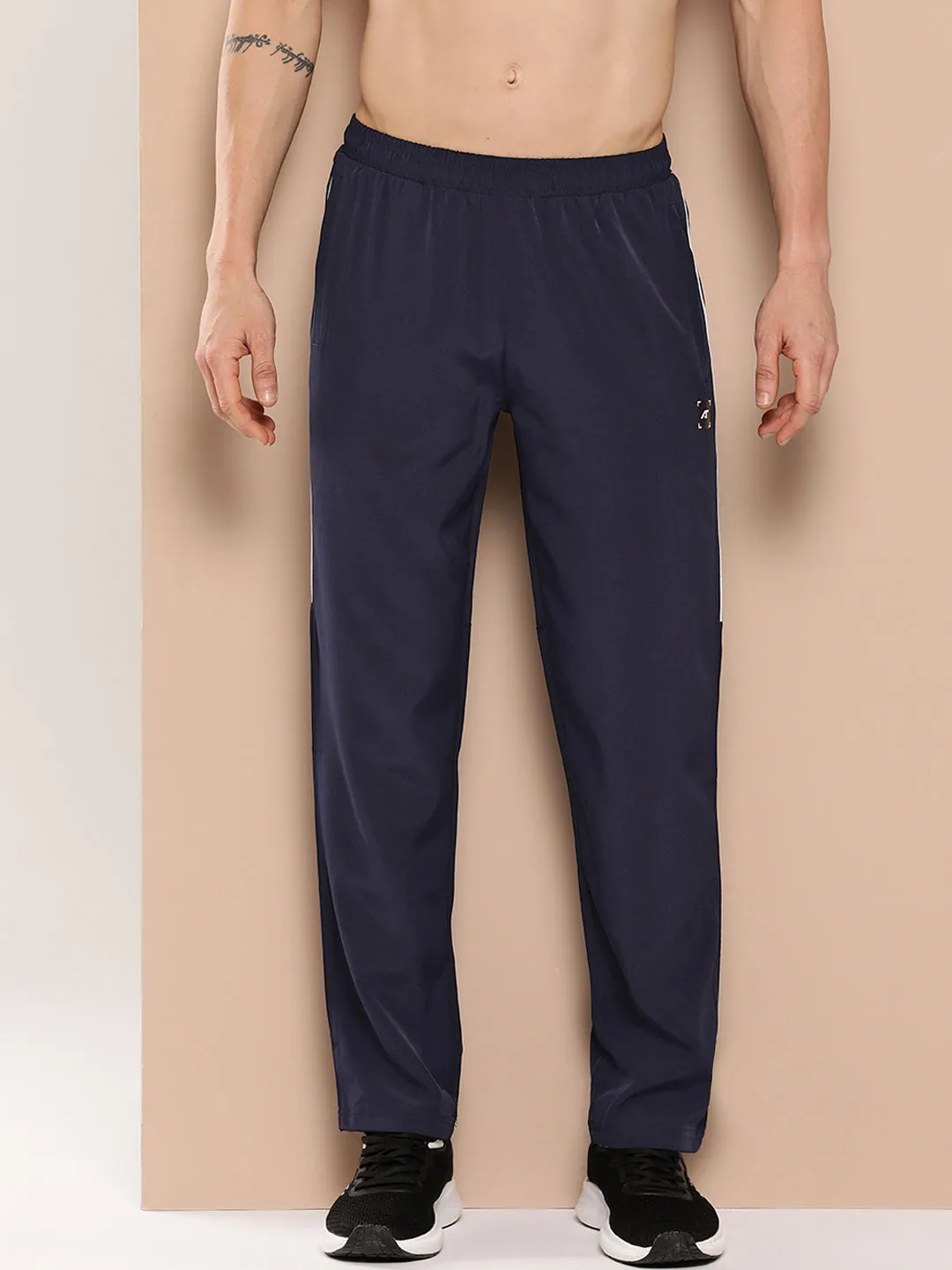Imitable Relaxed Trackpants