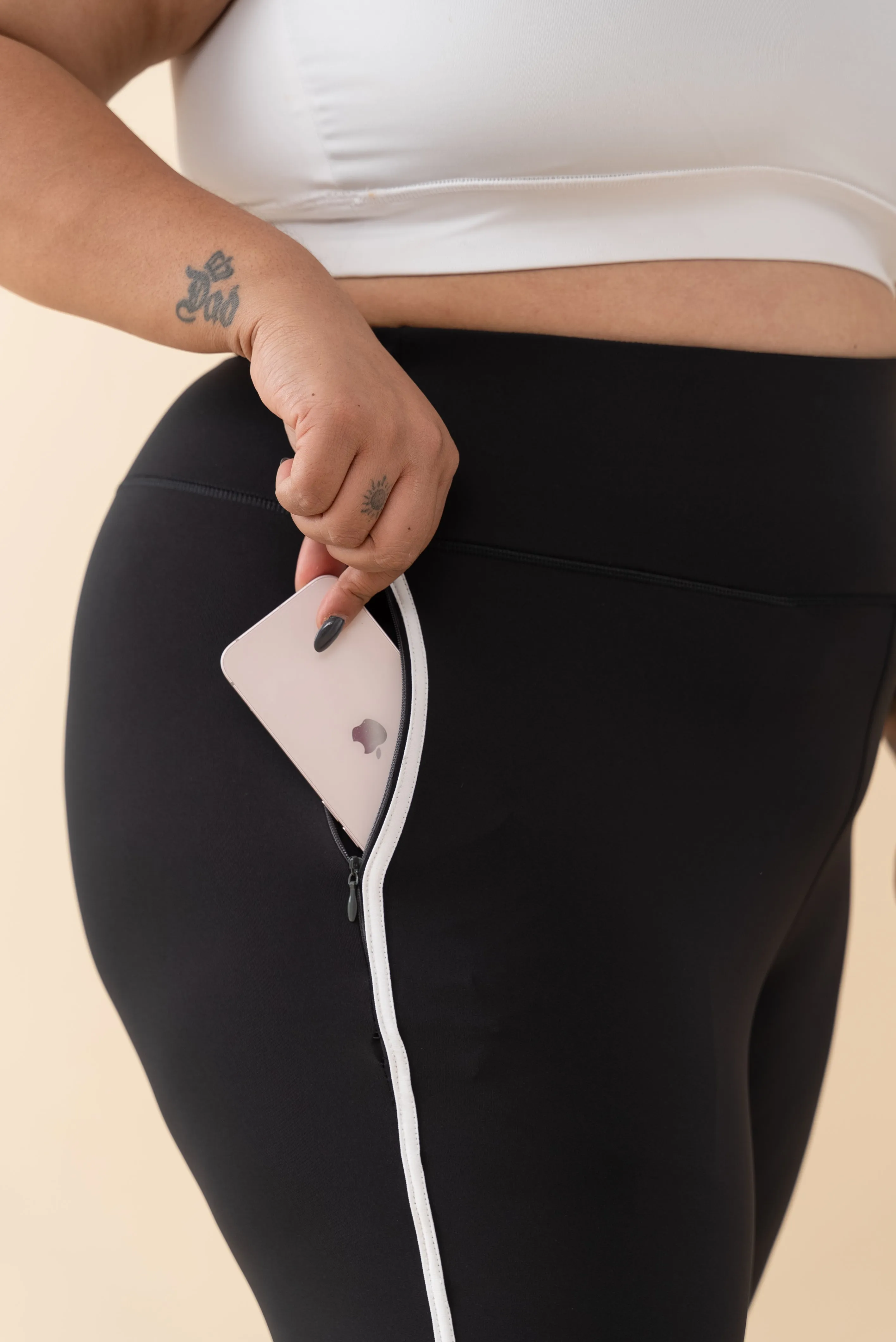 Just Right Capri: Black