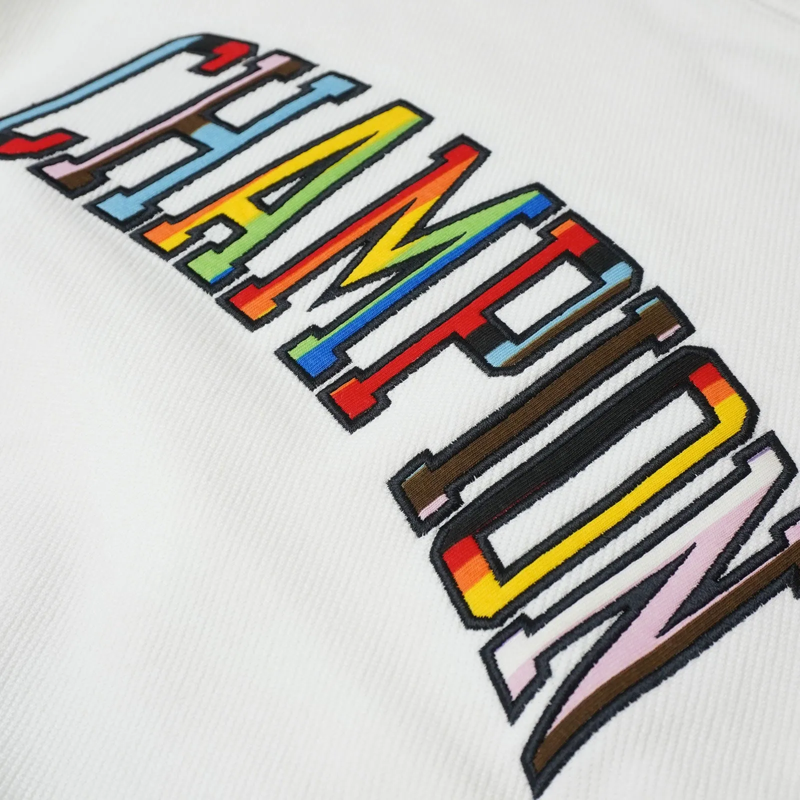 Lifestyle Jacquard Twill Pride Crew - White