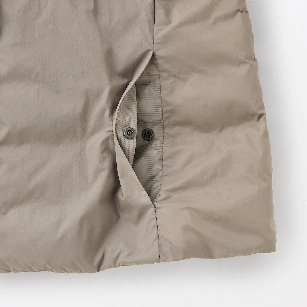 Lightweight Collarless Down jacket