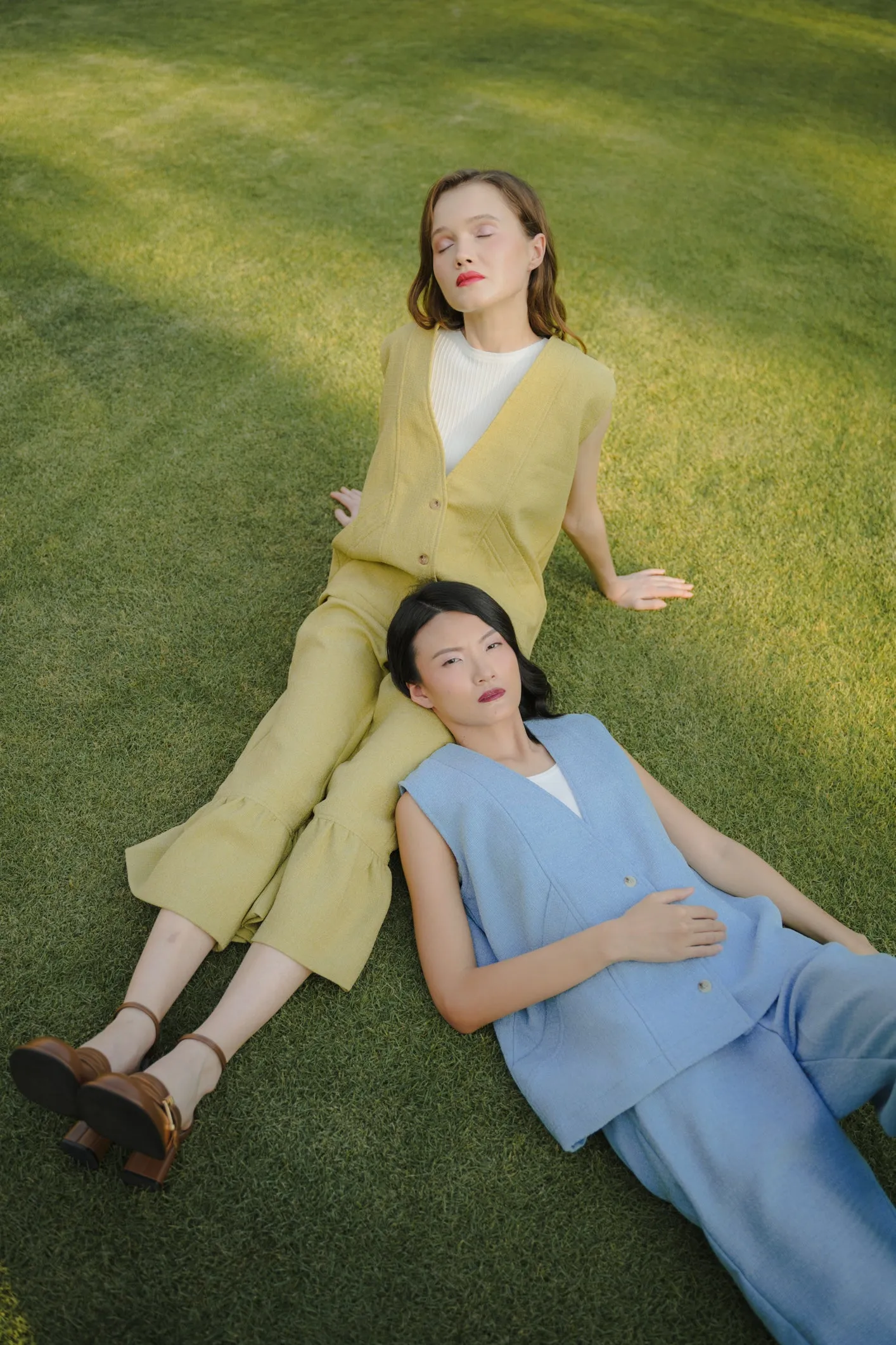 ODDA VEST IN BLUE HAY