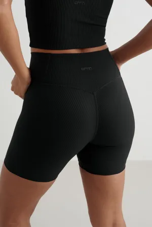 Ribbed Performance Midi Biker Shorts