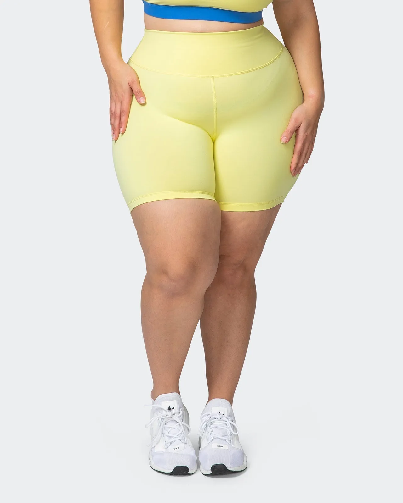Signature Scrunch Bike Shorts - Sunny Lime