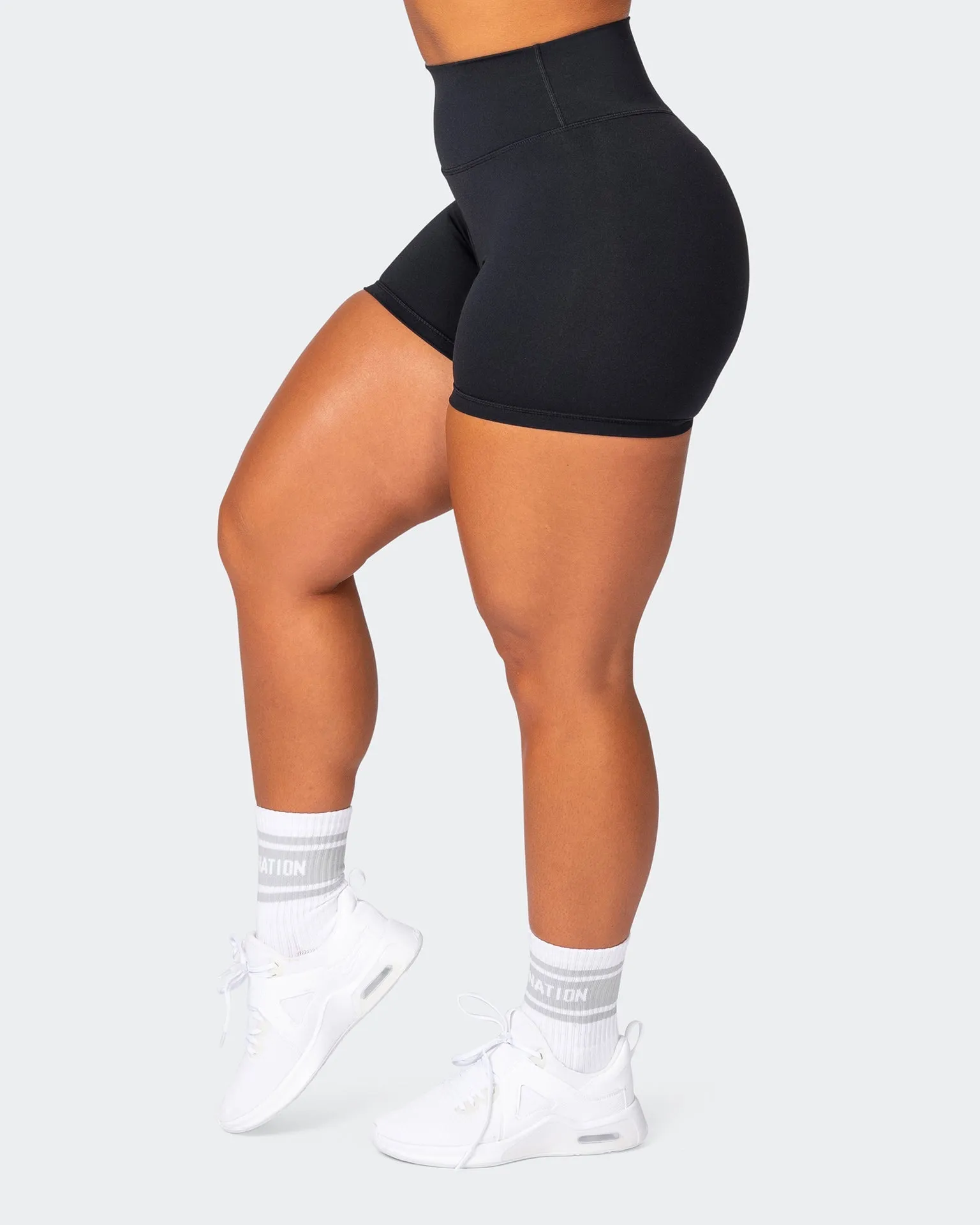 Signature Scrunch Midway Shorts - Black