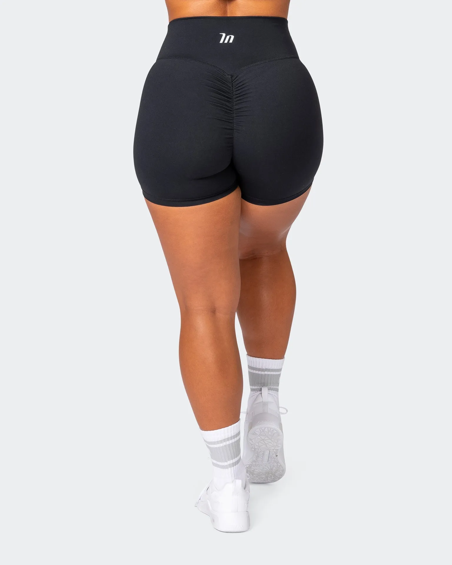 Signature Scrunch Midway Shorts - Black