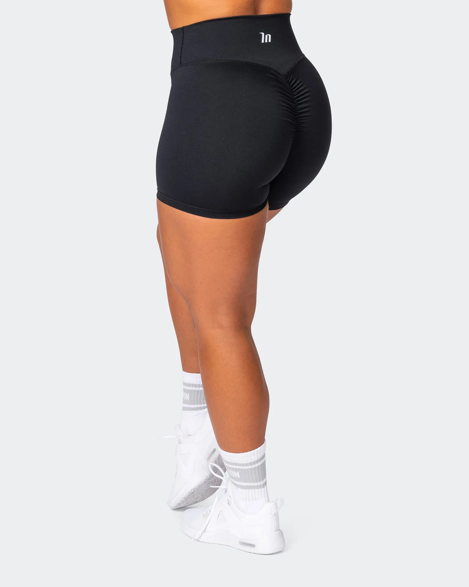 Signature Scrunch Midway Shorts - Black