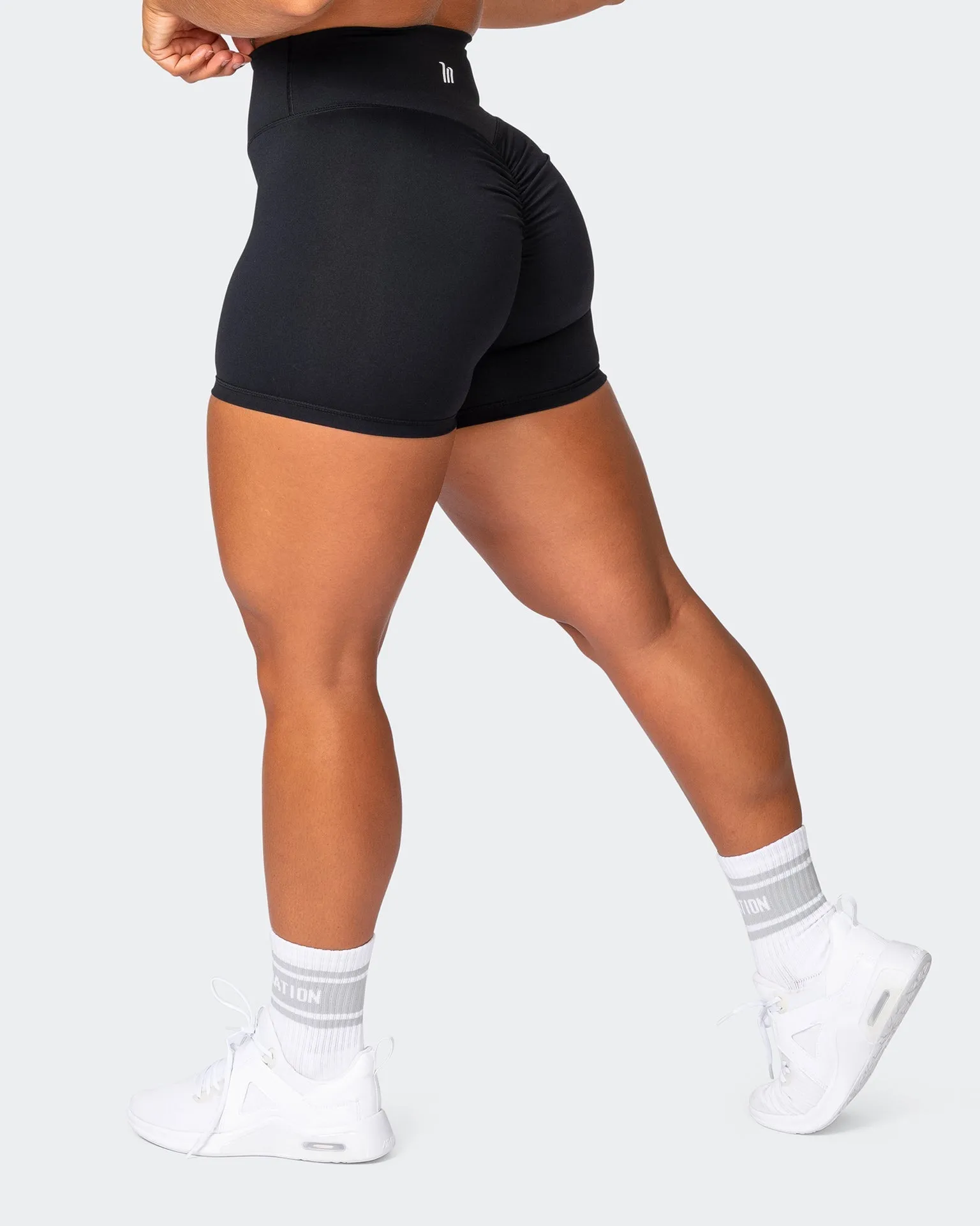 Signature Scrunch Midway Shorts - Black