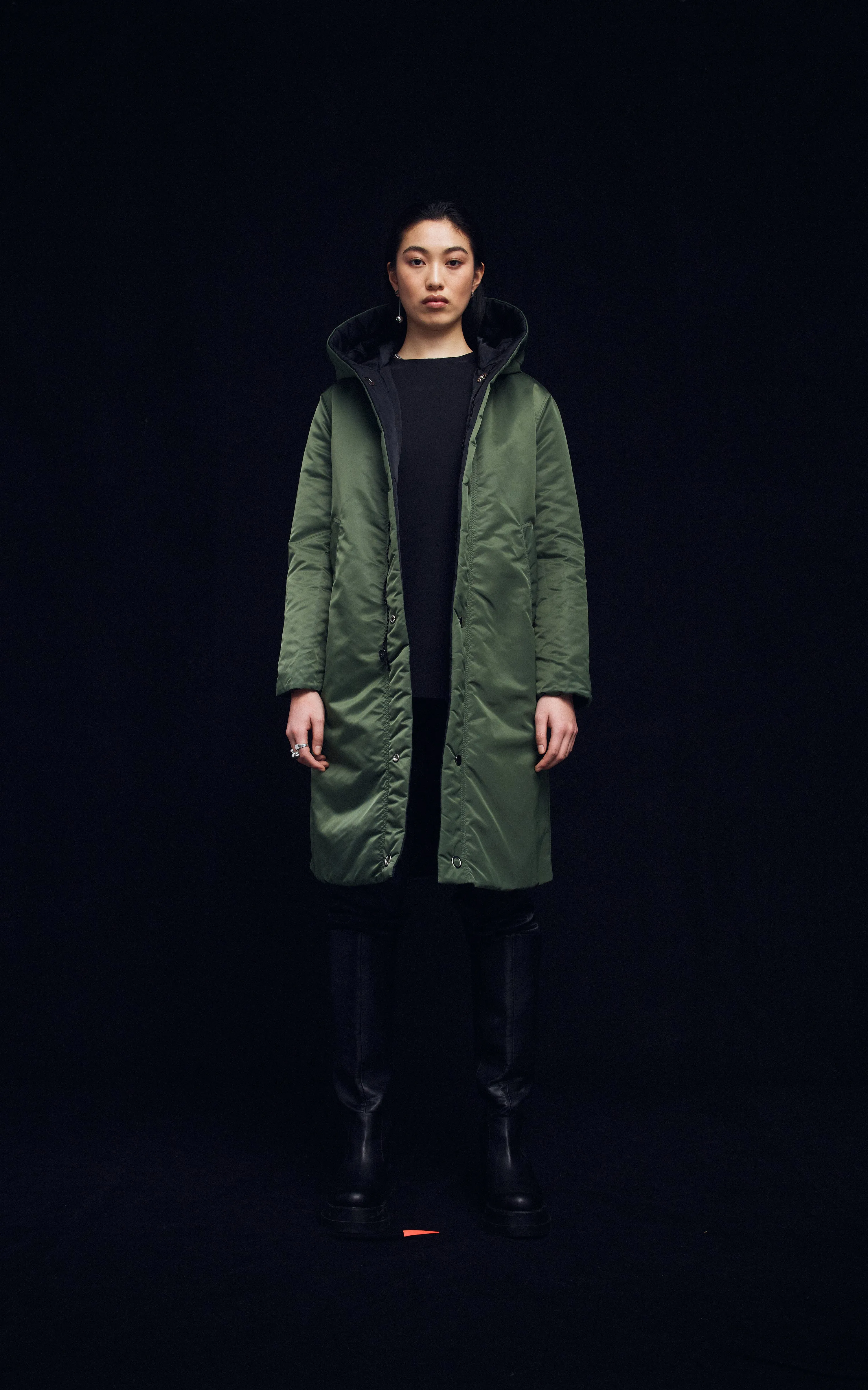 SUSTAINABLE REVERSIBLE SATIN DOWN COAT