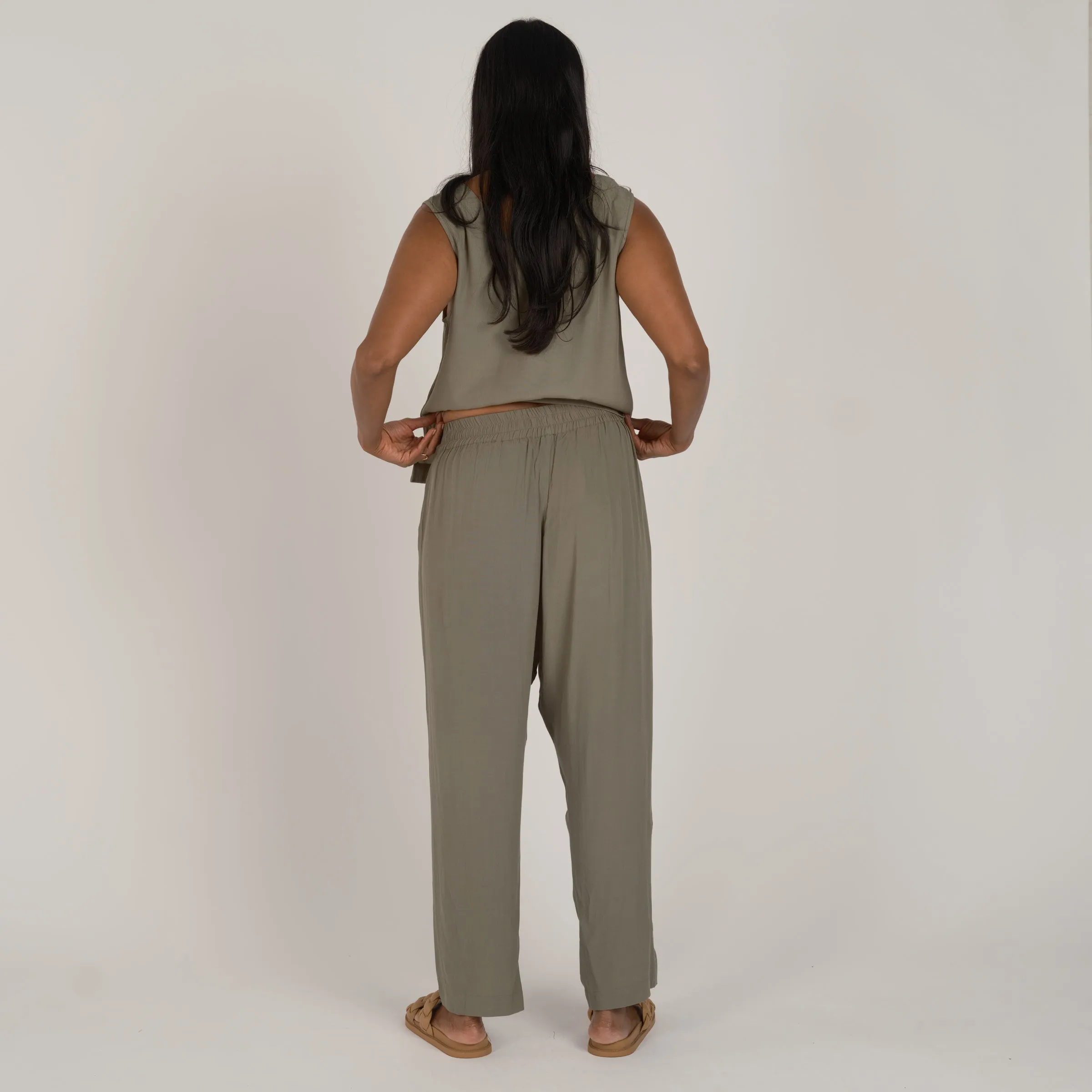 THE RELAXED PANT Sage Green