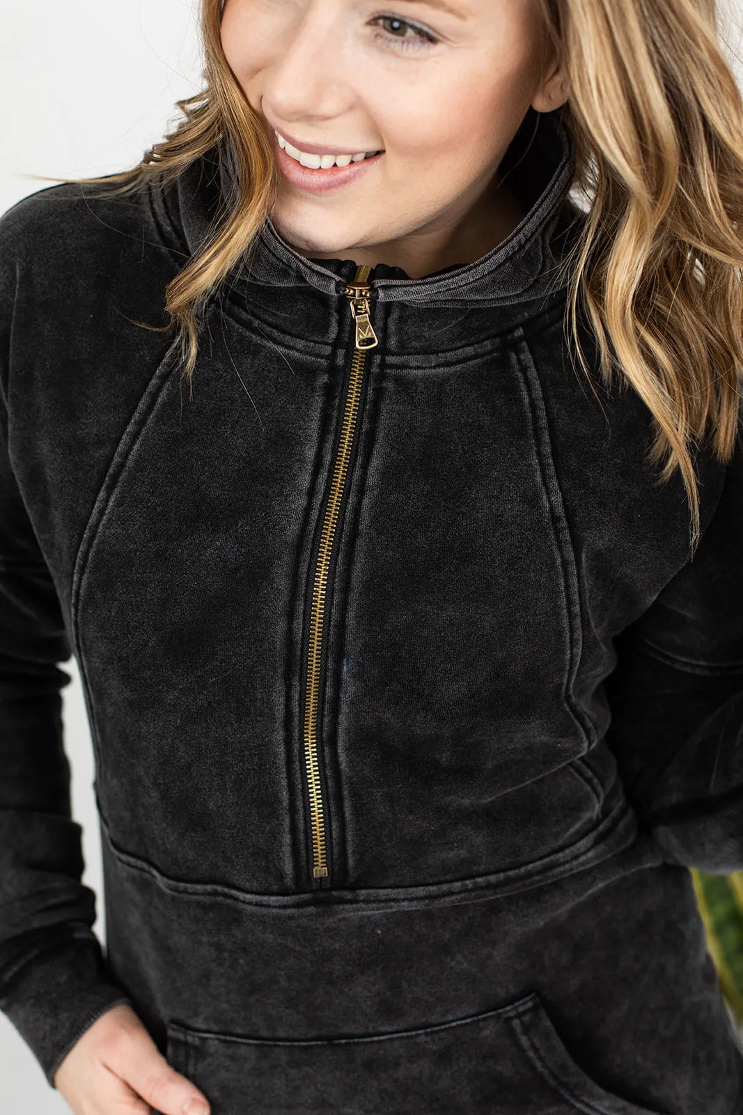 Vintage Wash HalfZip - Black