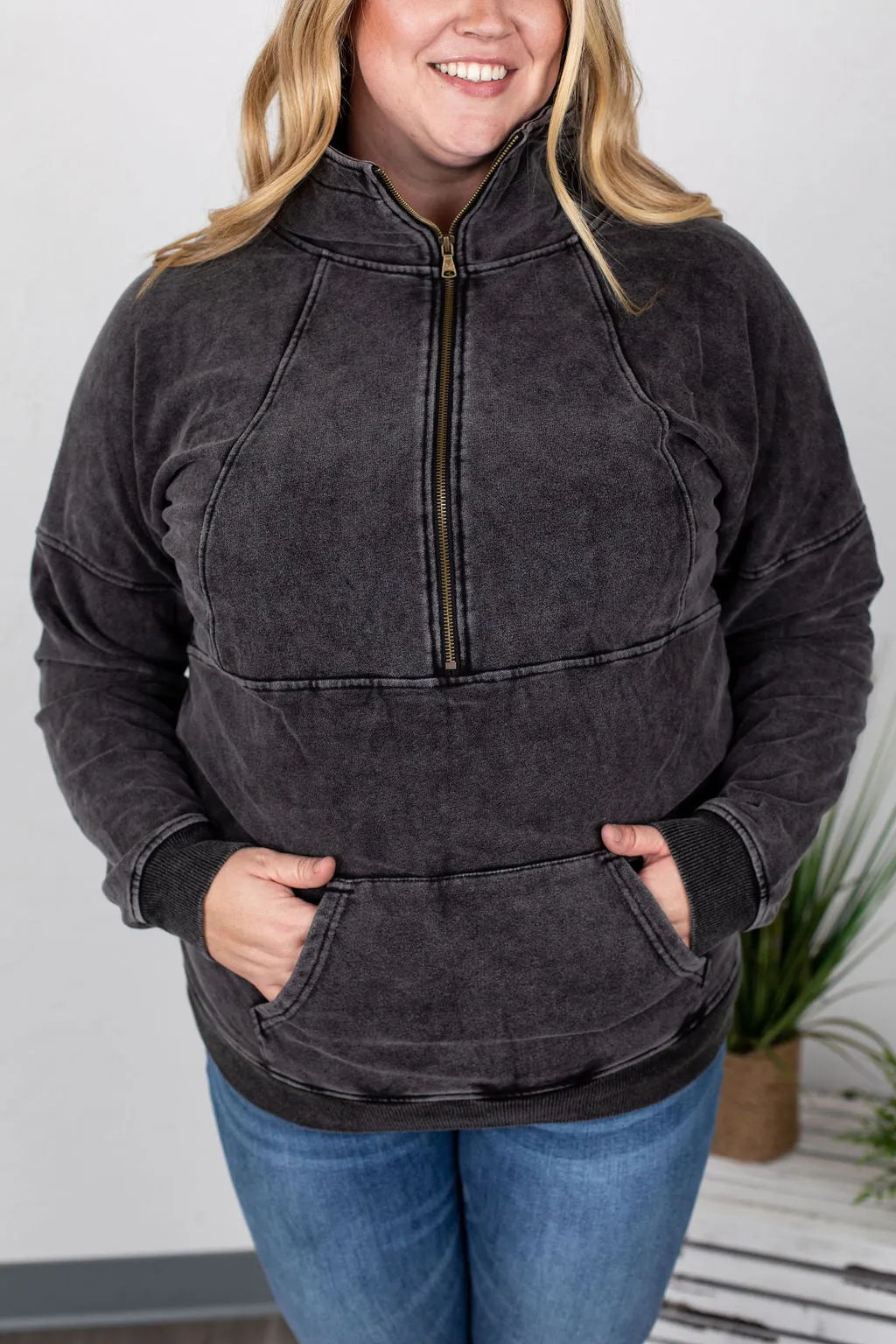 Vintage Wash HalfZip - Black