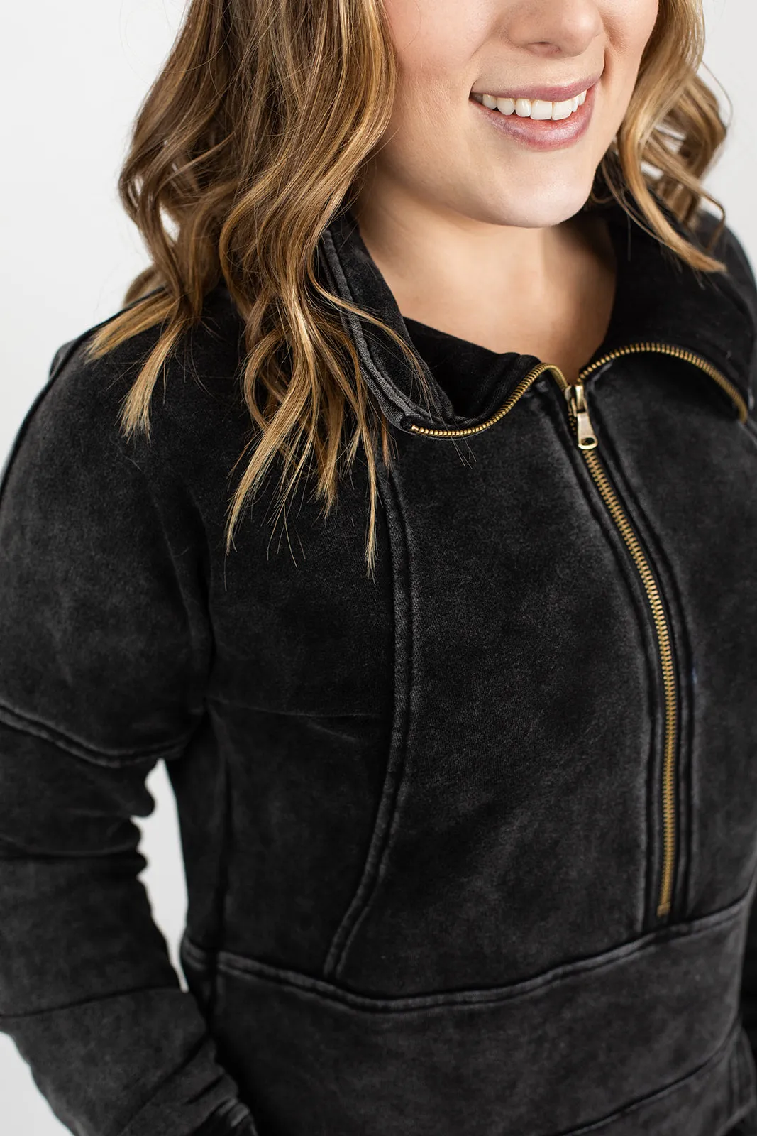Vintage Wash HalfZip - Black