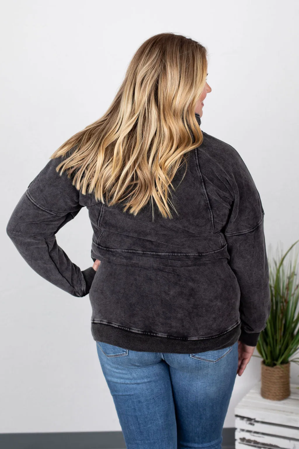 Vintage Wash HalfZip - Black