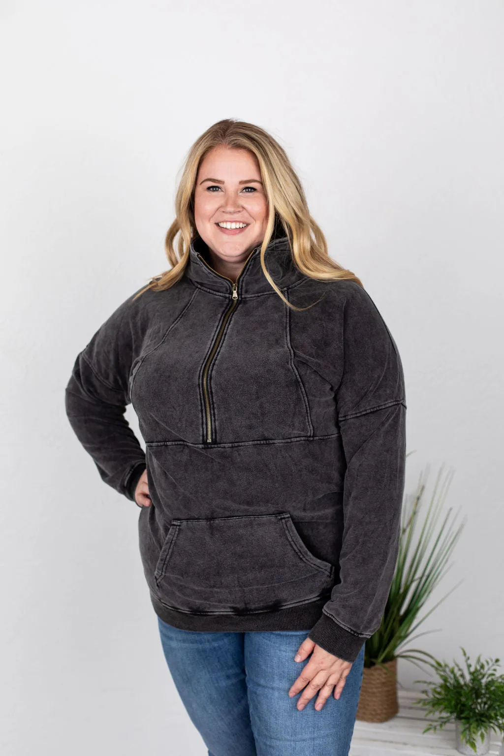 Vintage Wash HalfZip - Black