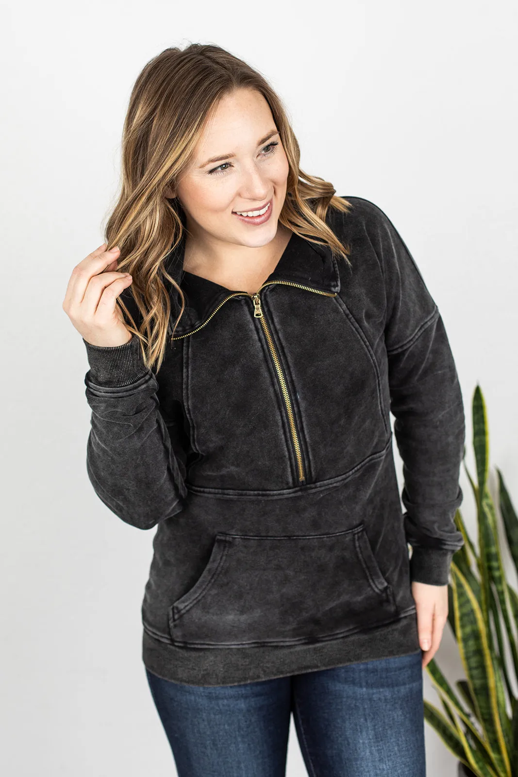 Vintage Wash HalfZip - Black
