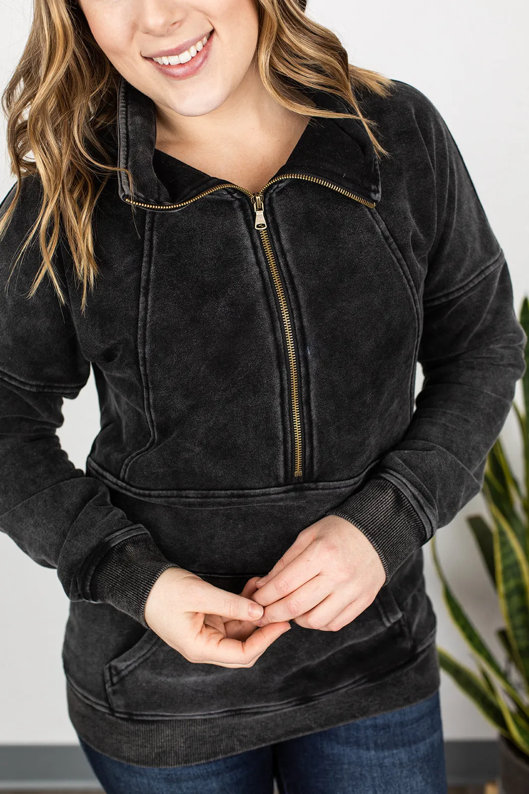 Vintage Wash HalfZip - Black