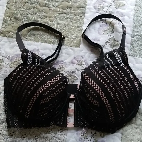VS Luxe Lingerie Lace Lightly Lined Plunge Bra